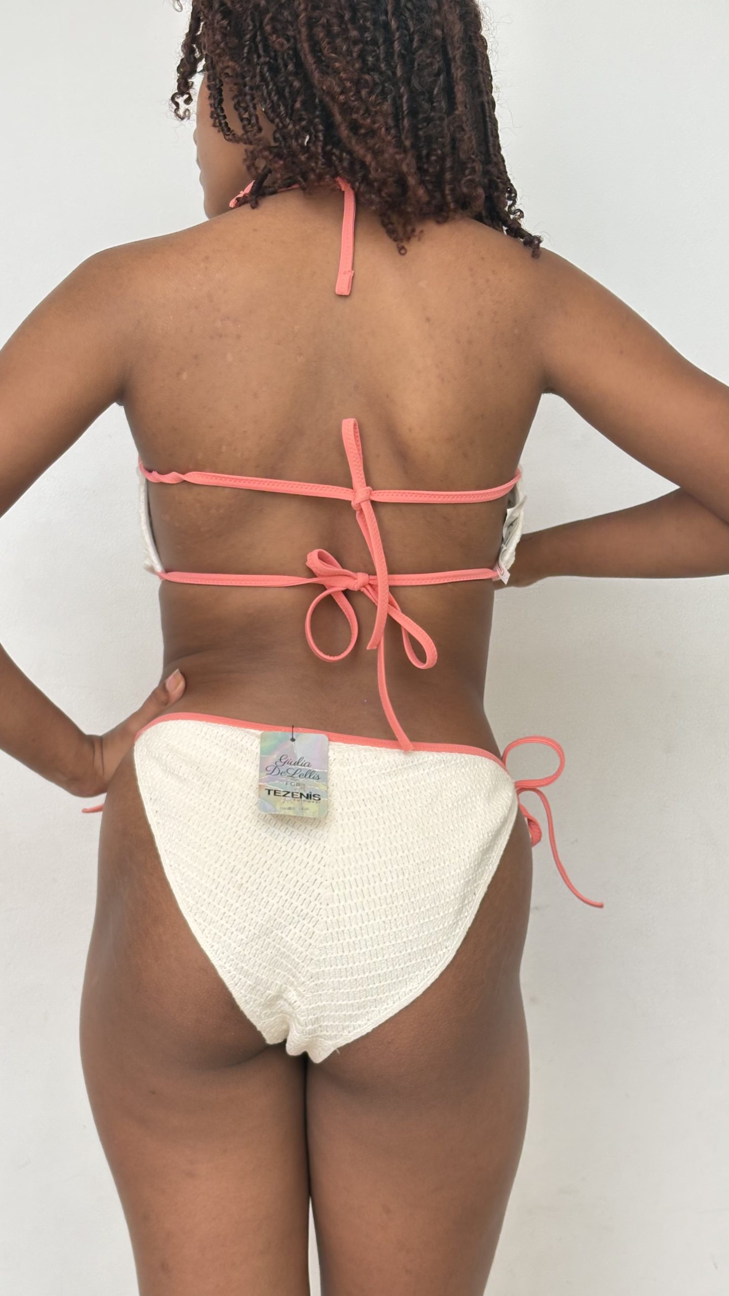 Bikini de Crochet Blanco y Rosado - Image 3