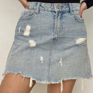 Falda Corta de Jean con Detalles Desgastados