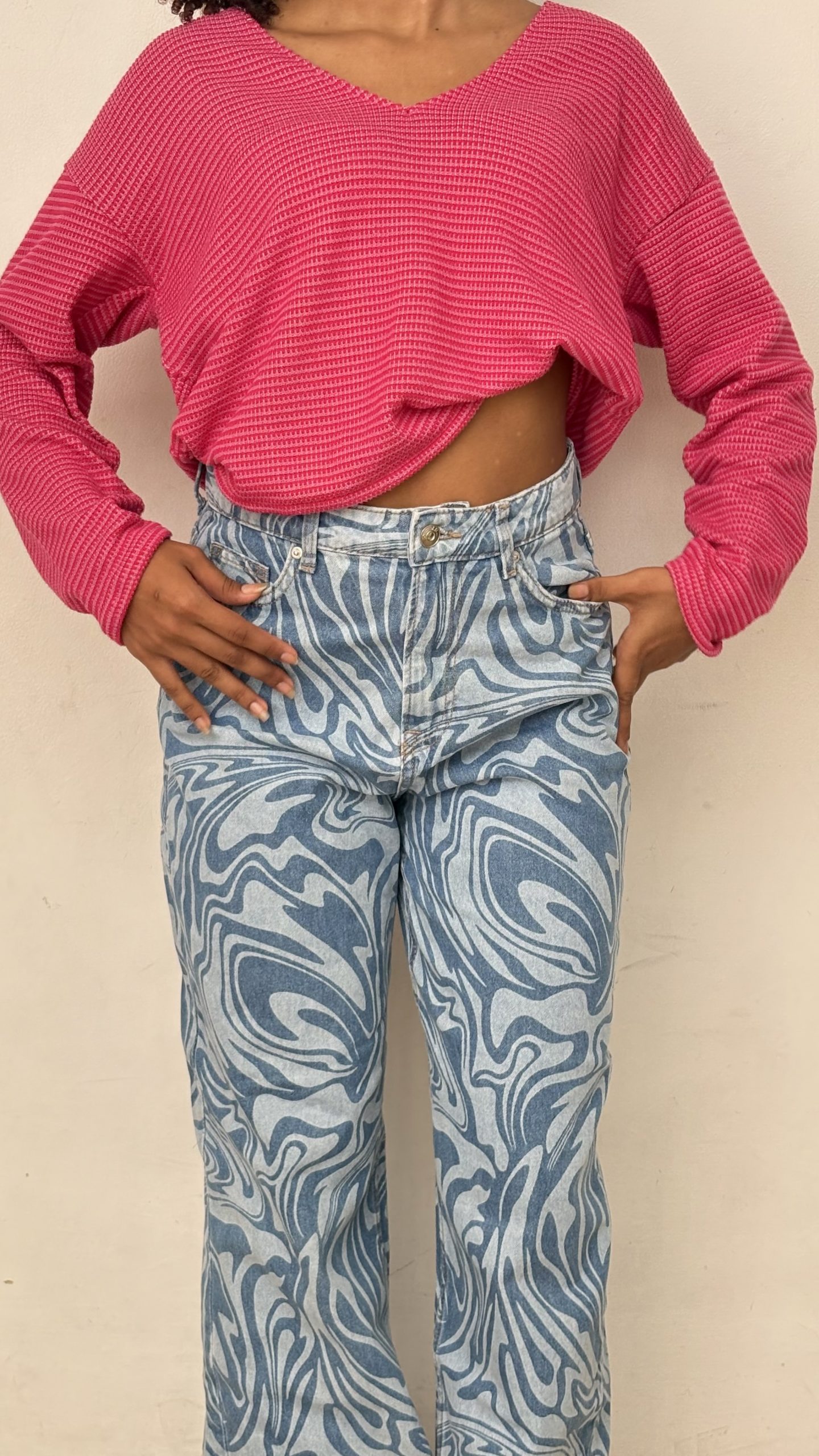 Jean Bota Recta con Estampado Tie-Dye - Image 2