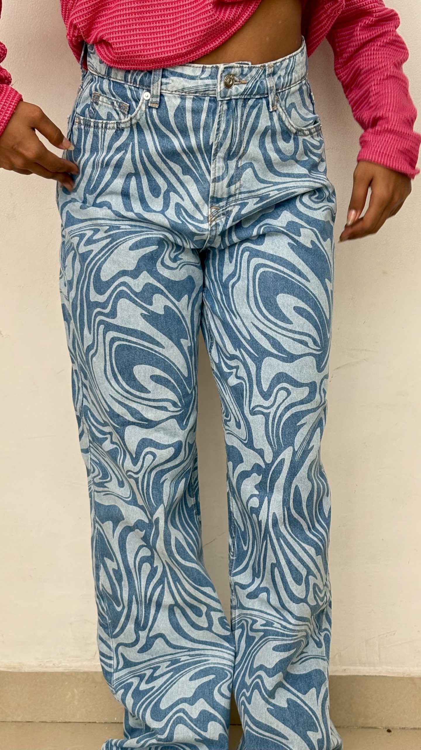 Jean Bota Recta con Estampado Tie-Dye