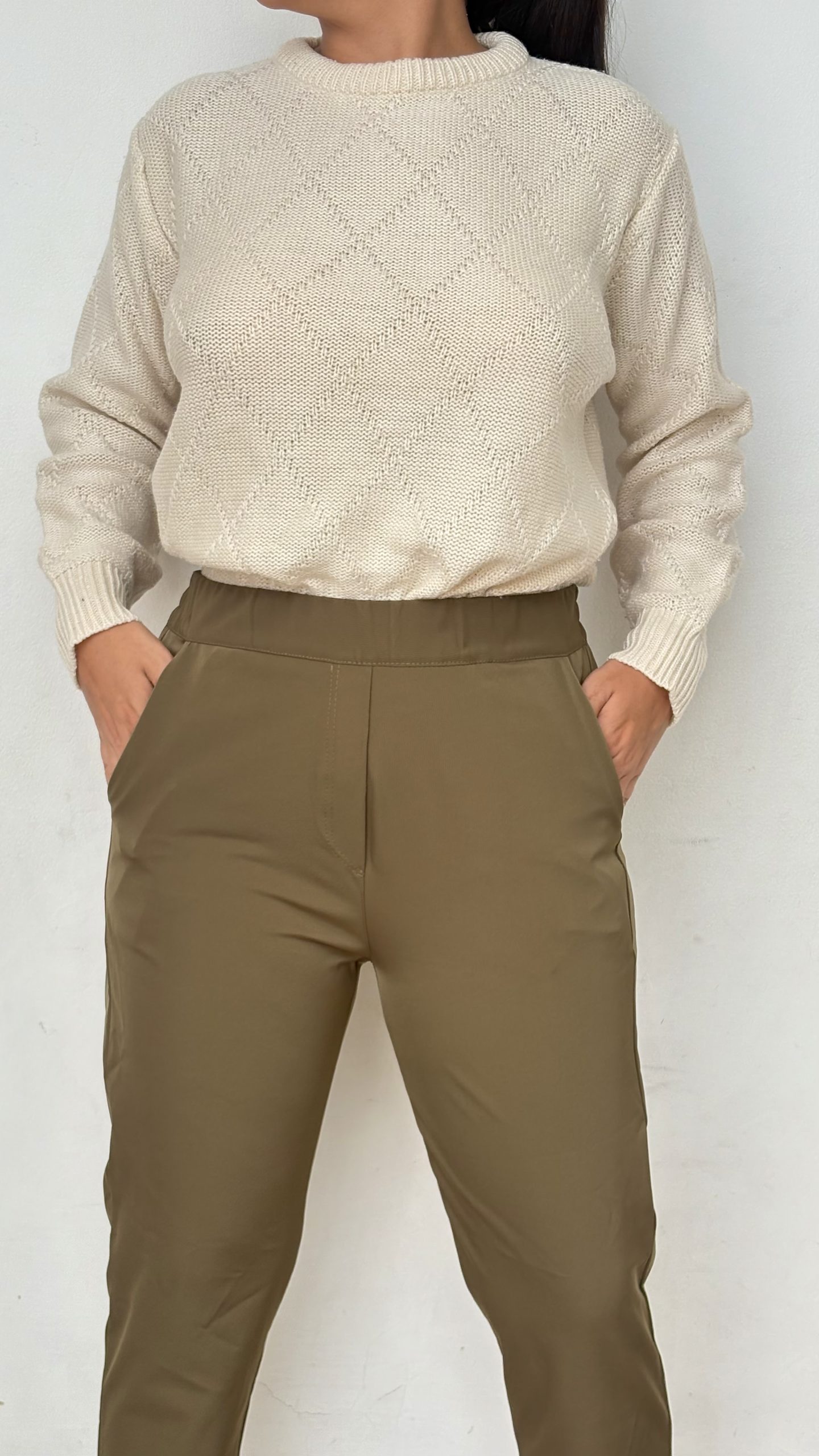 Pantalón de Tela Verde – Elegancia y Comodidad
