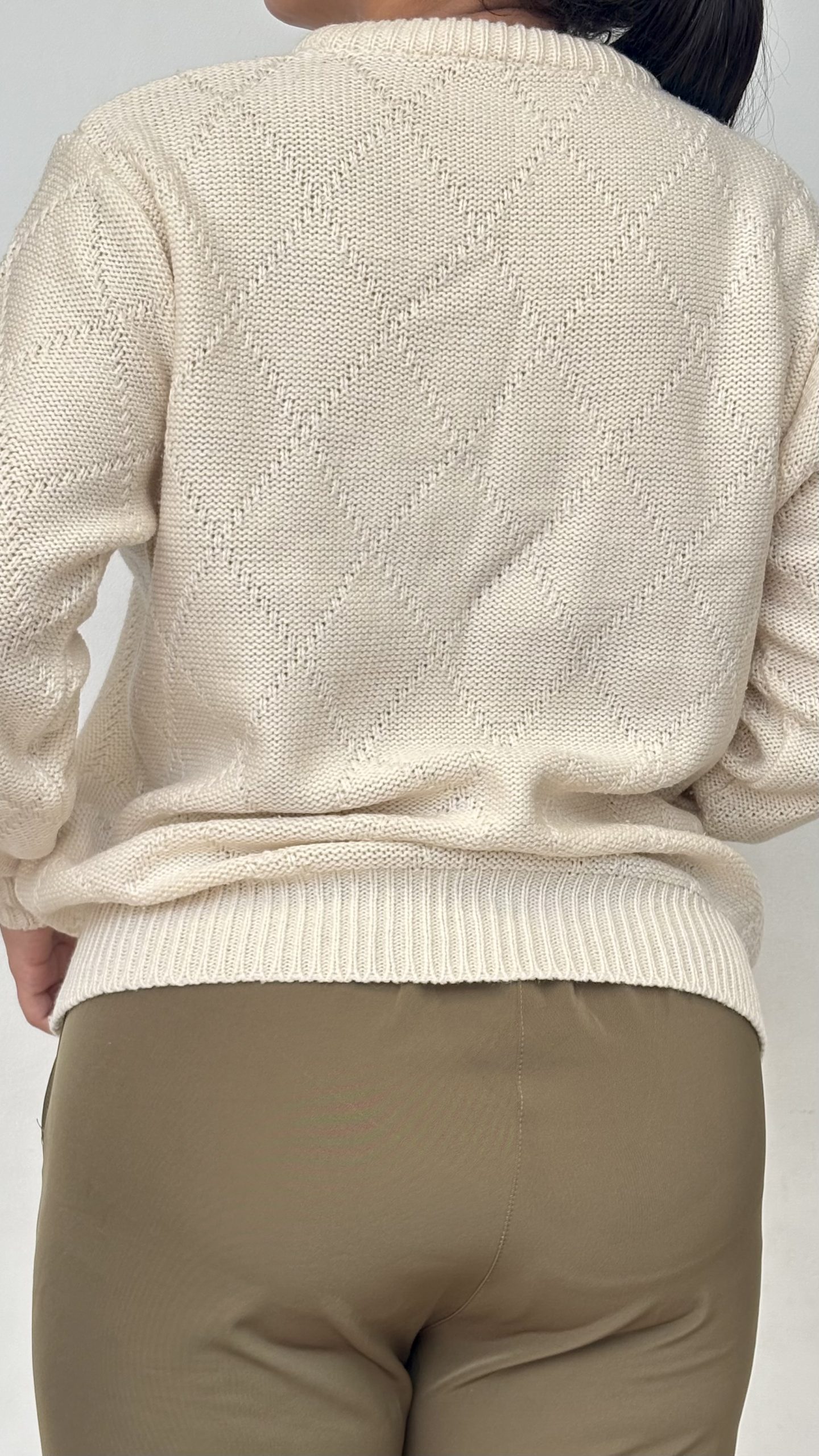 Buzo Beige Elegante – Sofisticación y Comodidad - Image 3