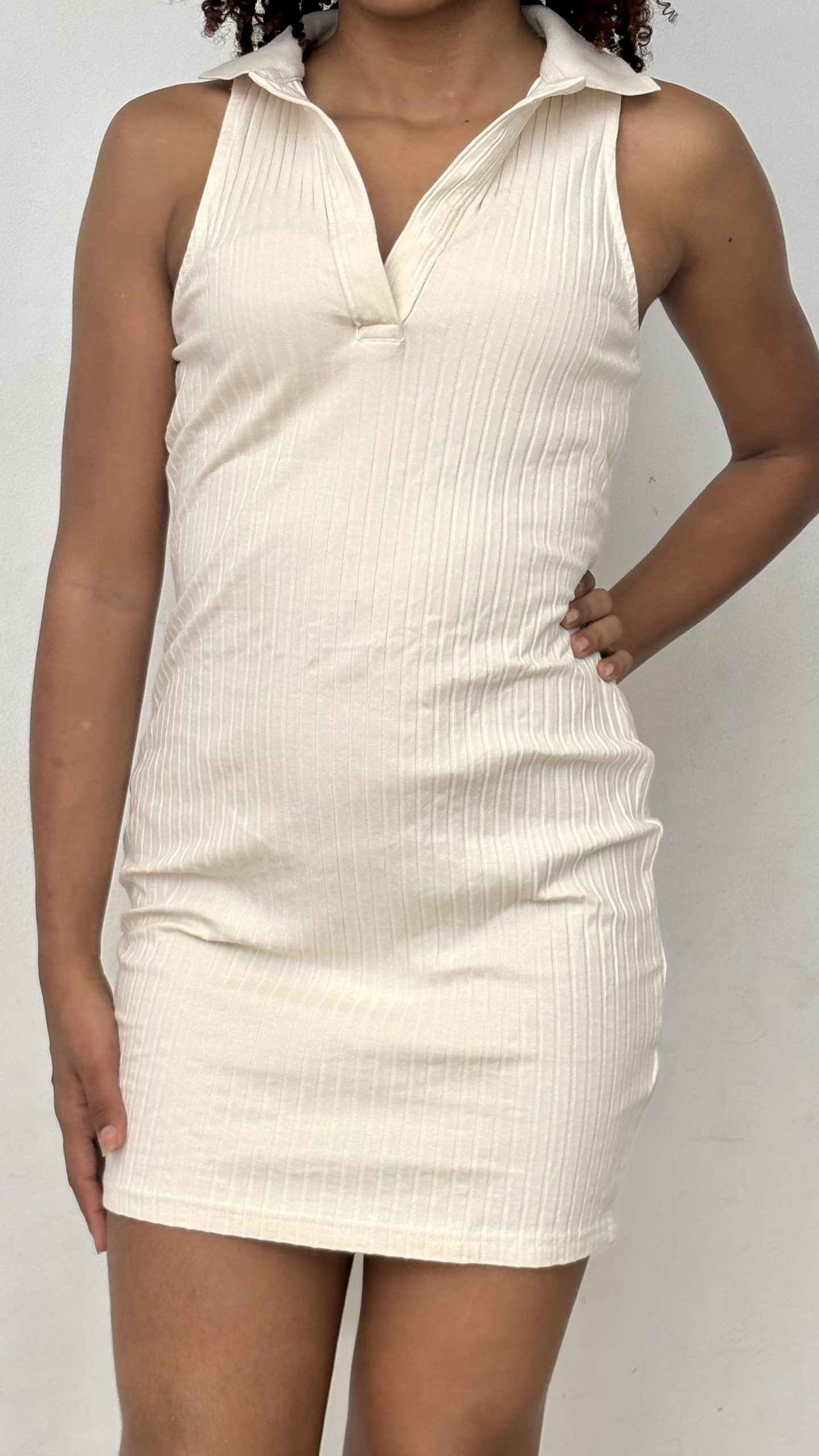 Vestido Deportivo Blanco de Cuello
